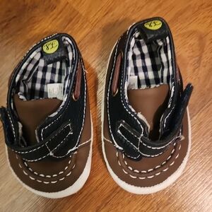 Classic Navy and Brown Toddler Hook-and-Loop Shoes